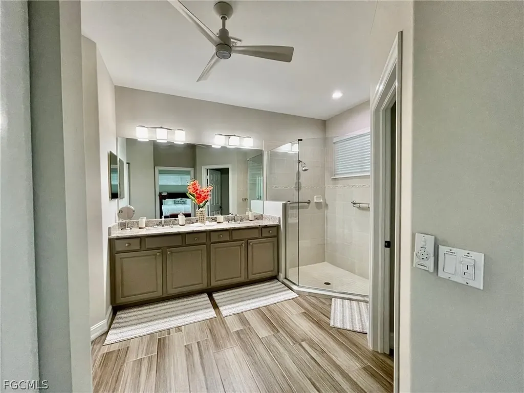 1628 Cayman Court Naples FL 34119