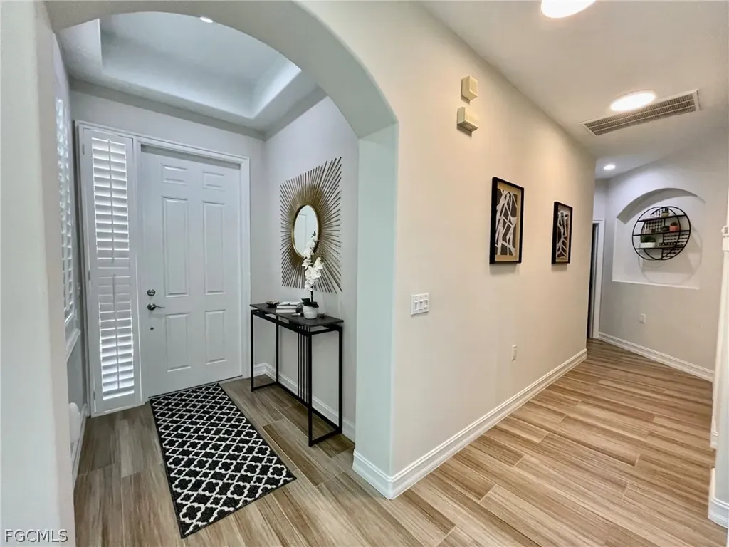 1628 Cayman Court Naples FL 34119