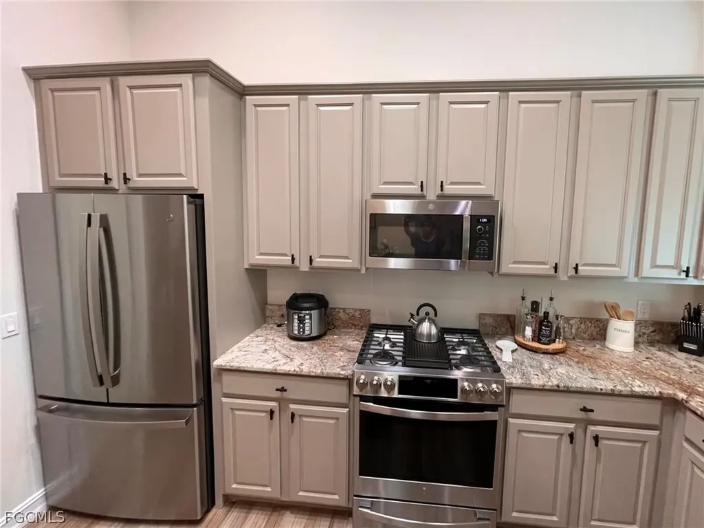 1628 Cayman Court Naples FL 34119
