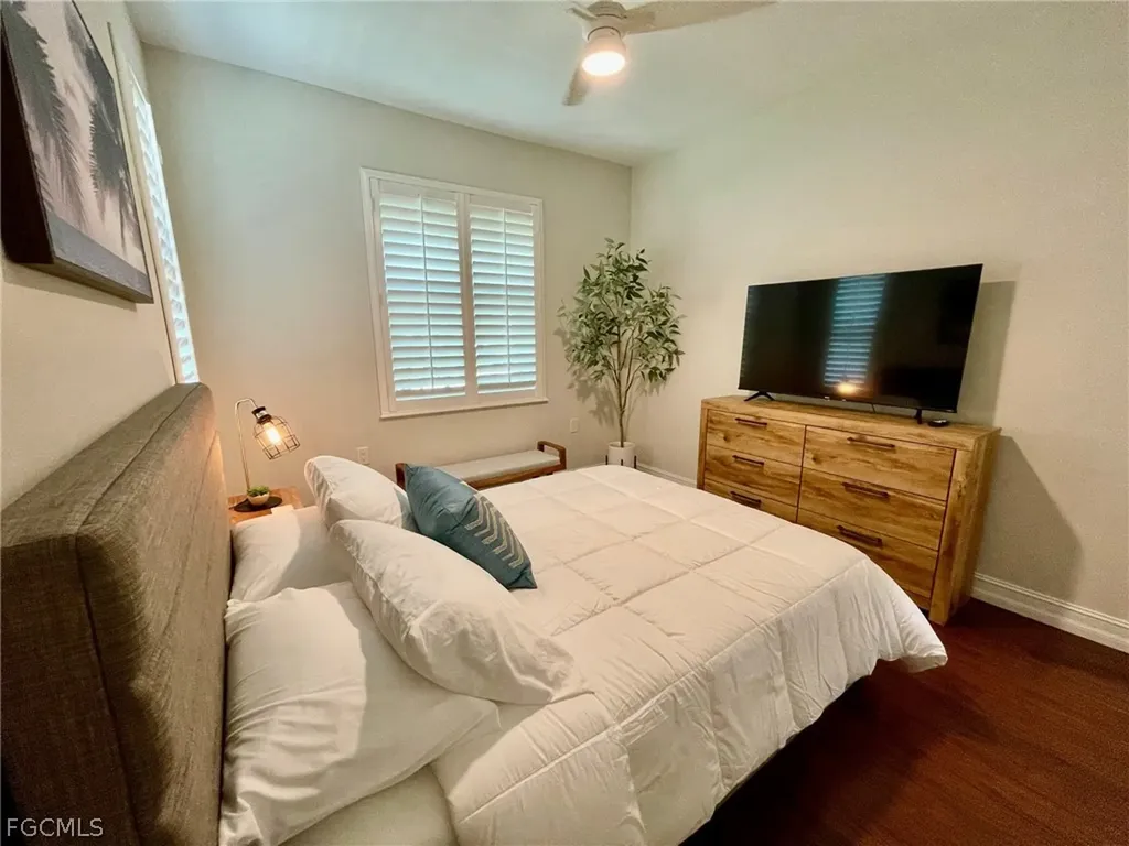 1628 Cayman Court Naples FL 34119