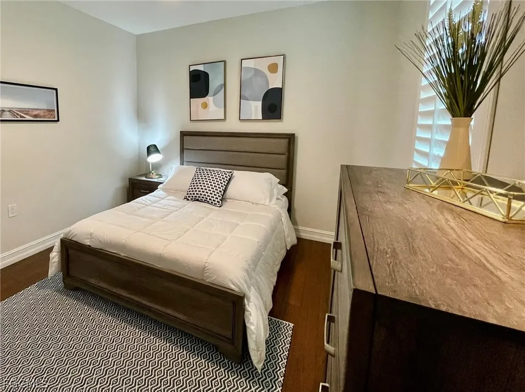 1628 Cayman Court Naples FL 34119