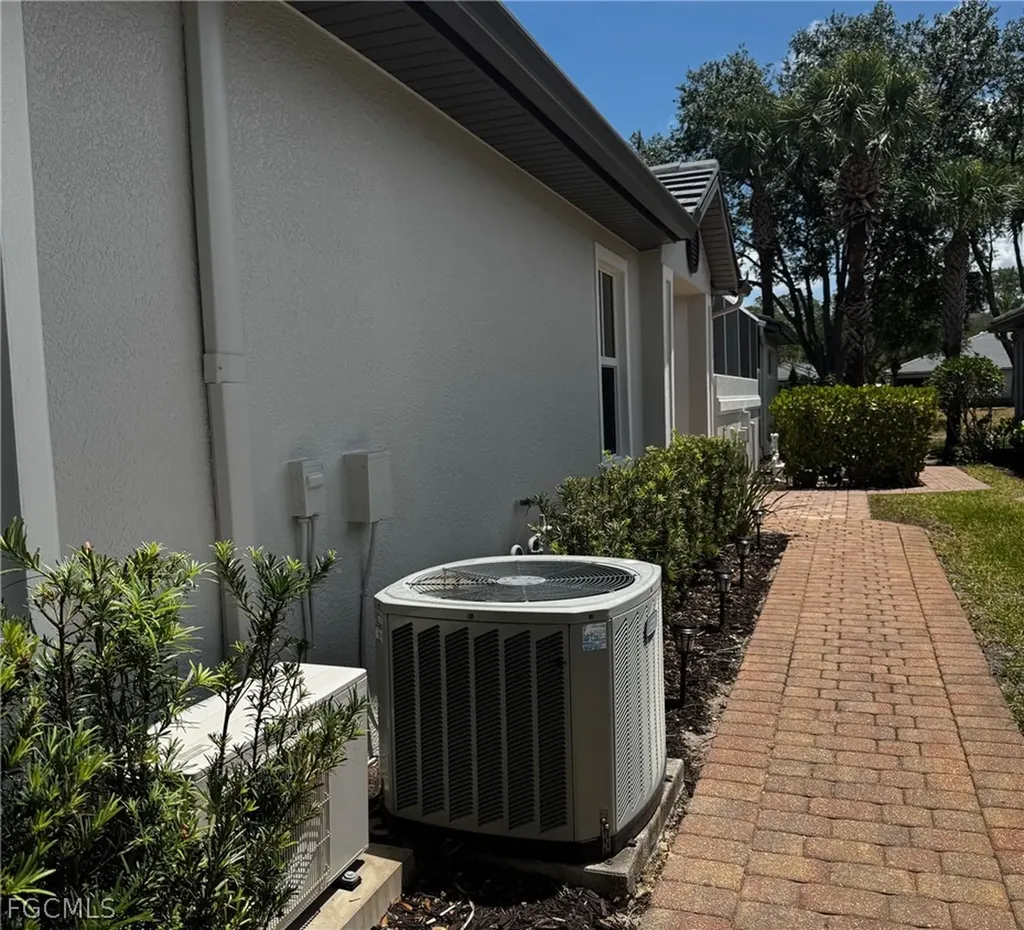 1628 Cayman Court Naples FL 34119