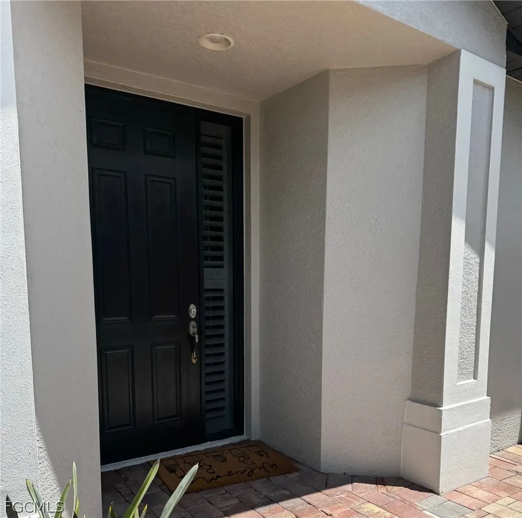 1628 Cayman Court Naples FL 34119