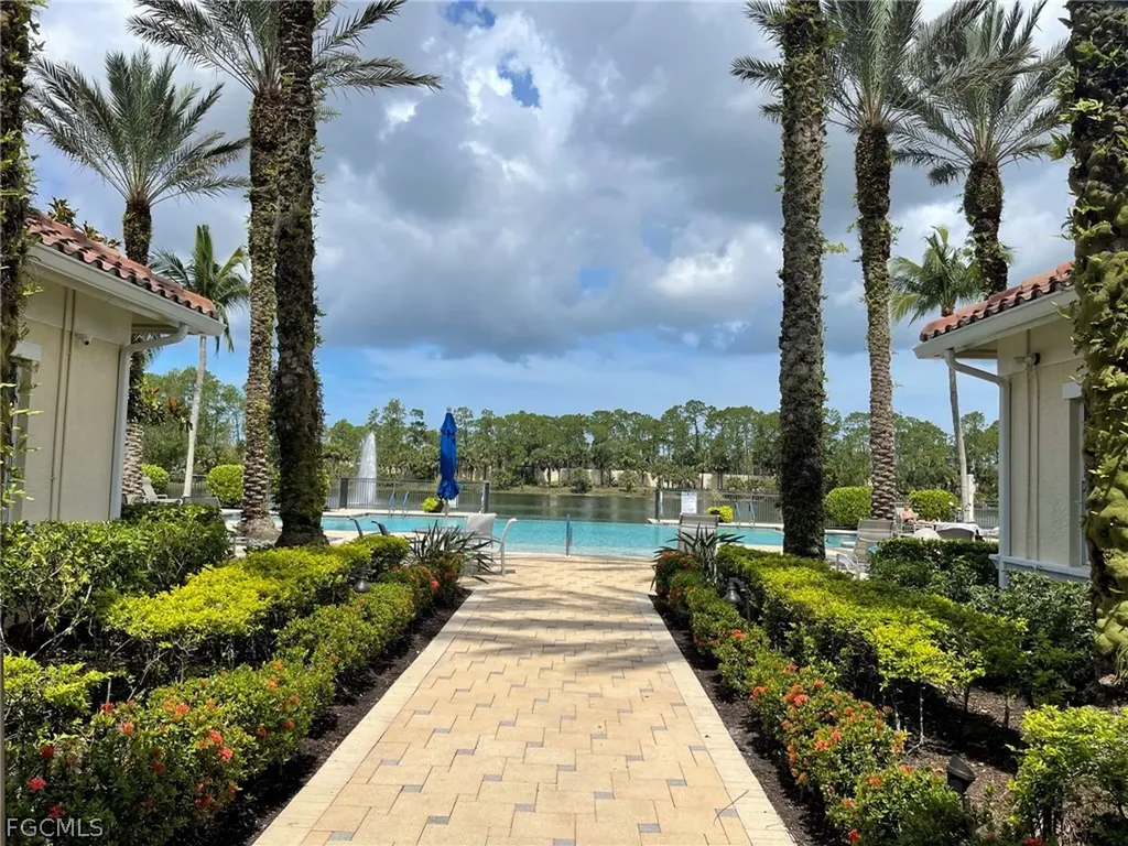 1628 Cayman Court Naples FL 34119