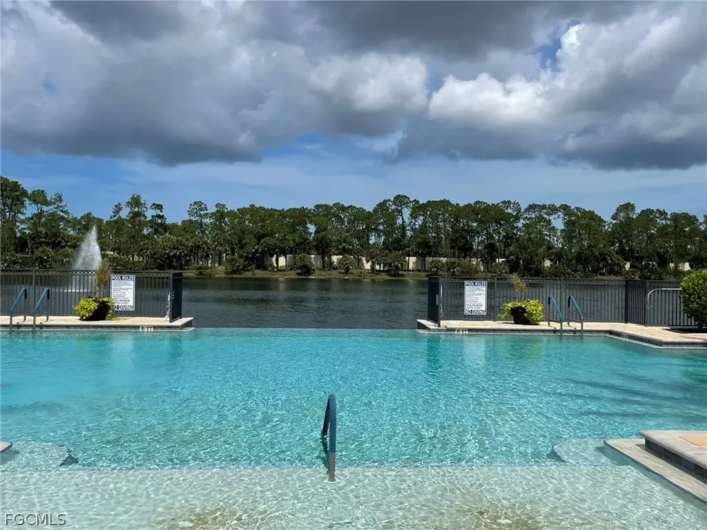 1628 Cayman Court Naples FL 34119