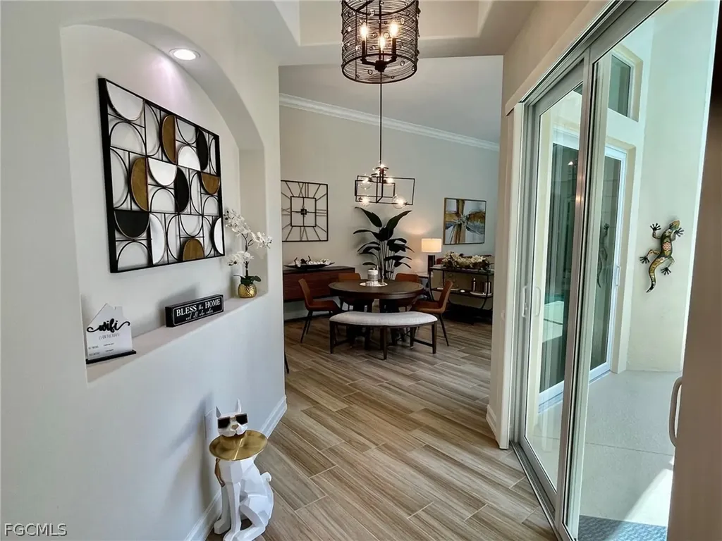 1628 Cayman Court Naples FL 34119