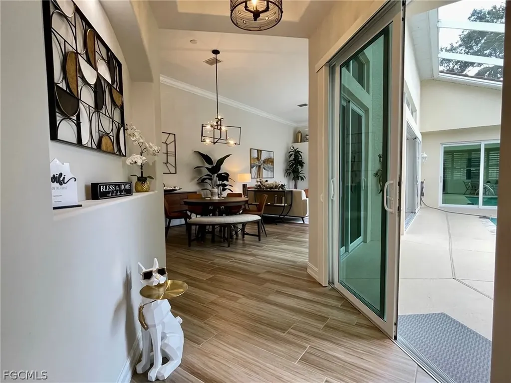 1628 Cayman Court Naples FL 34119