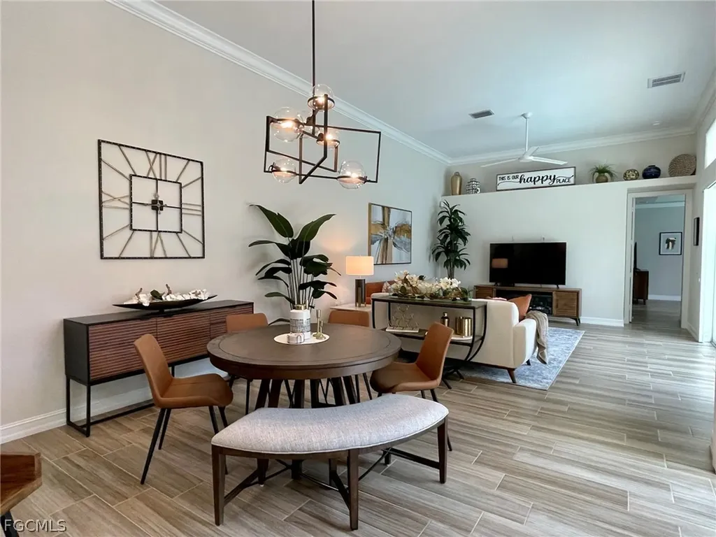 1628 Cayman Court Naples FL 34119