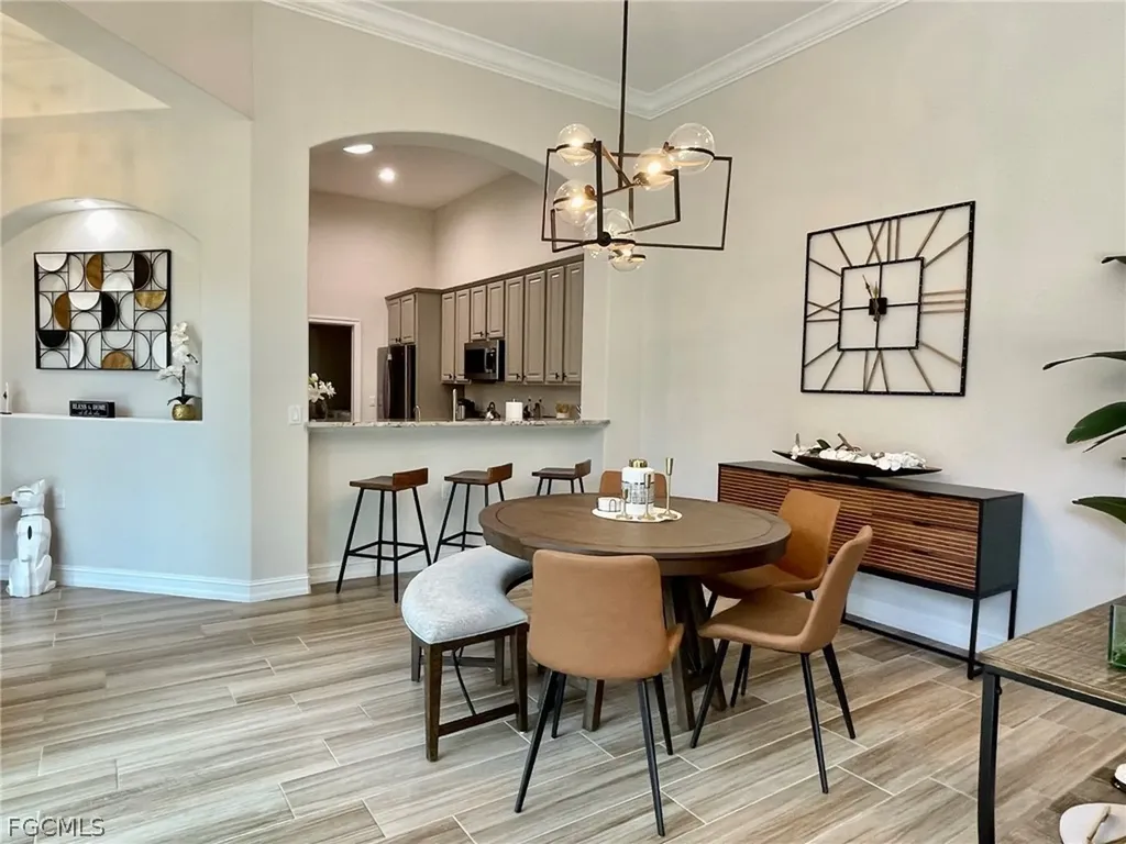 1628 Cayman Court Naples FL 34119