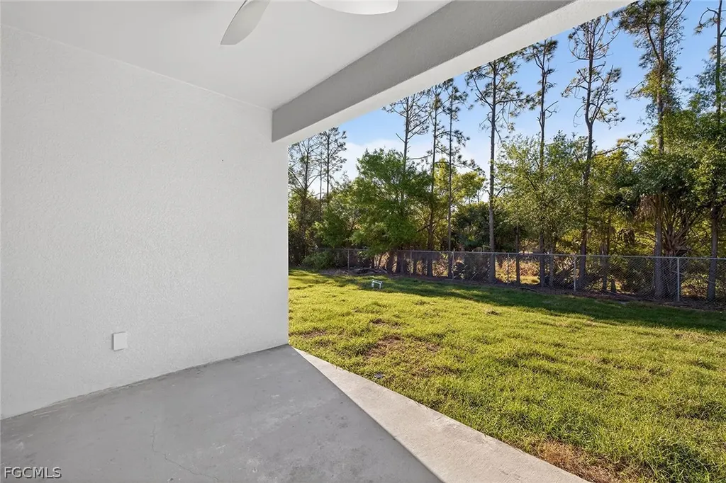 23493 Roscoe Avenue Port Charlotte FL 33980