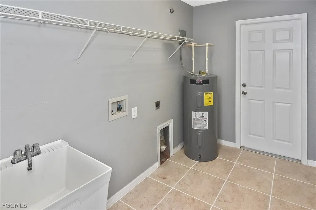 4016 35th Street SW Lehigh Acres FL 33976