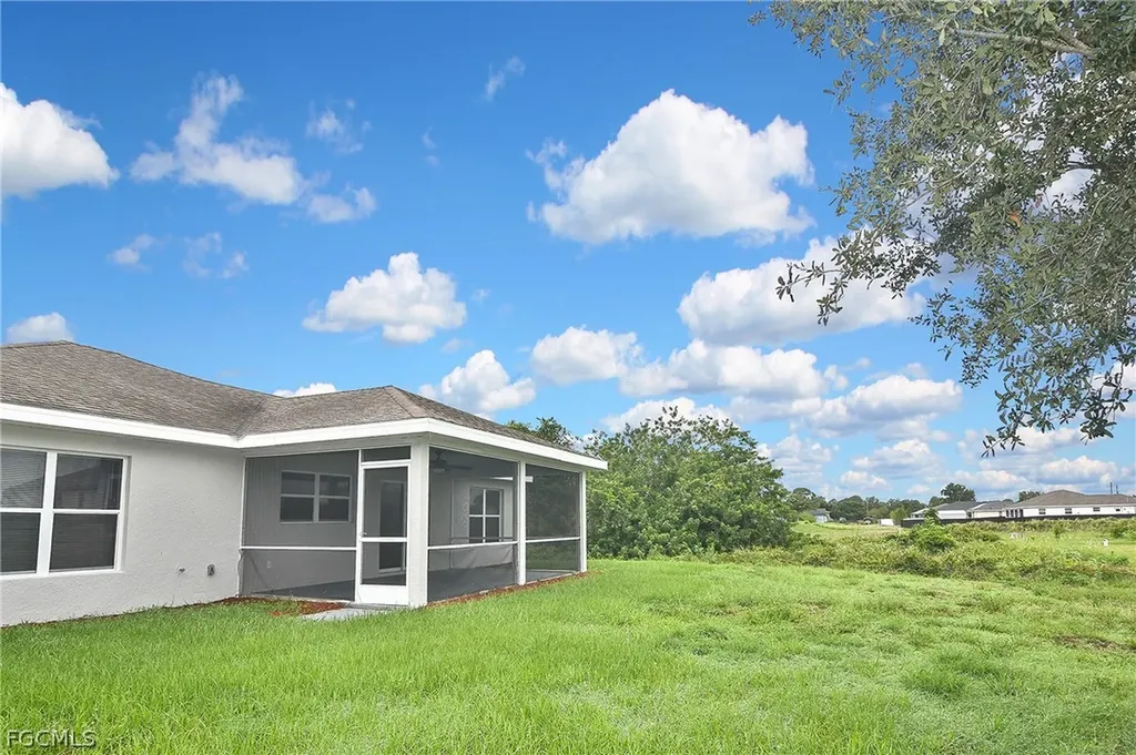 4016 35th Street SW Lehigh Acres FL 33976