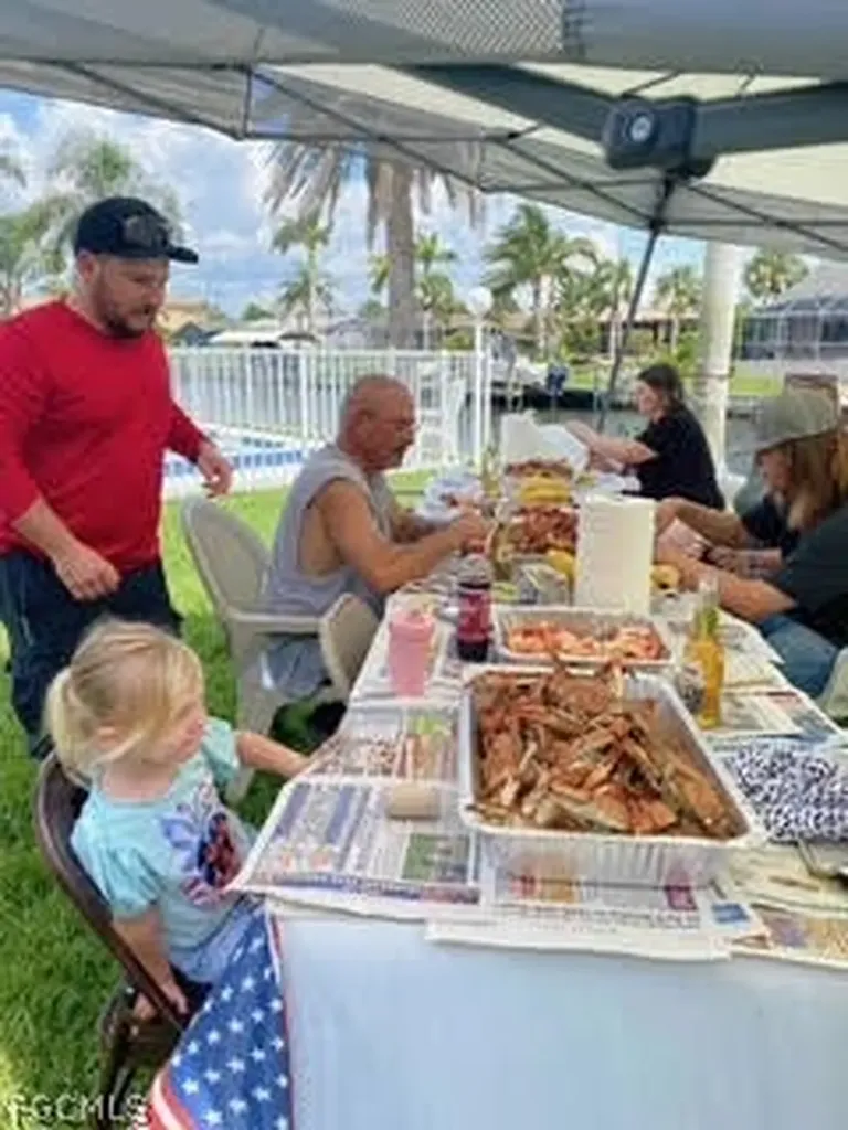 1220 SE 40th Street Cape Coral FL 33904