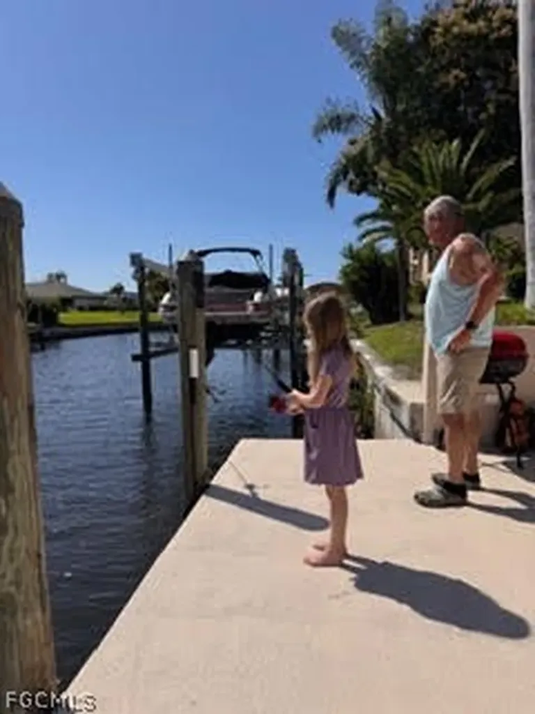 1220 SE 40th Street Cape Coral FL 33904