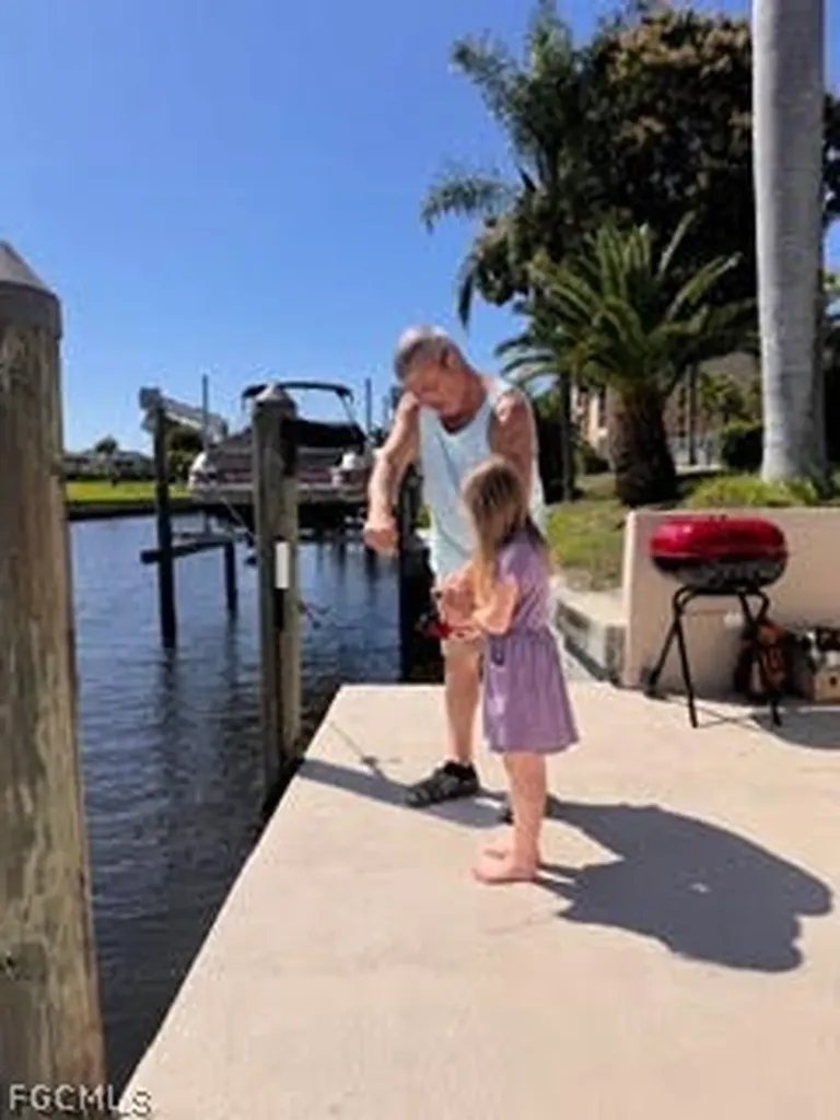 1220 SE 40th Street Cape Coral FL 33904