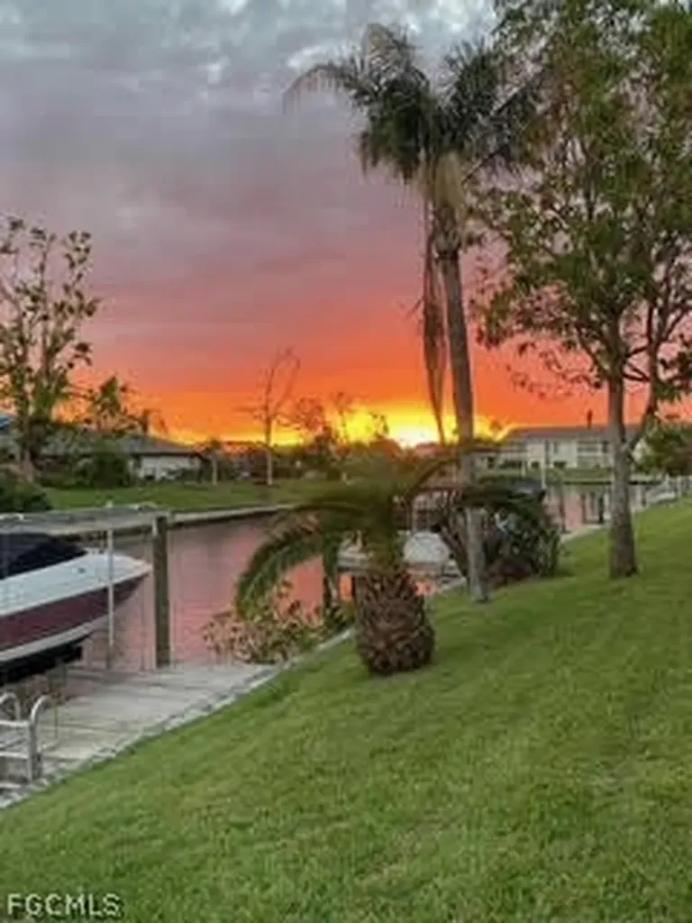 1220 SE 40th Street Cape Coral FL 33904