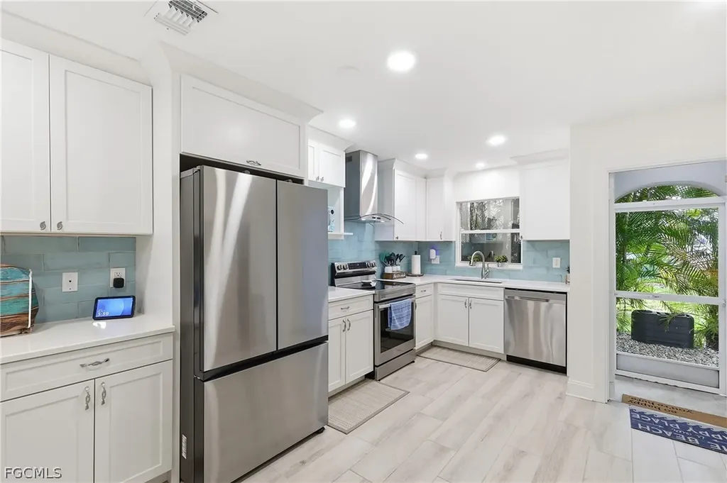 1220 SE 40th Street Cape Coral FL 33904