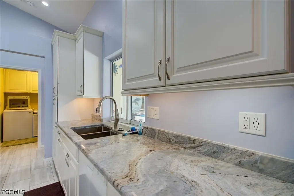 4337 SW 21st Place Cape Coral FL 33914