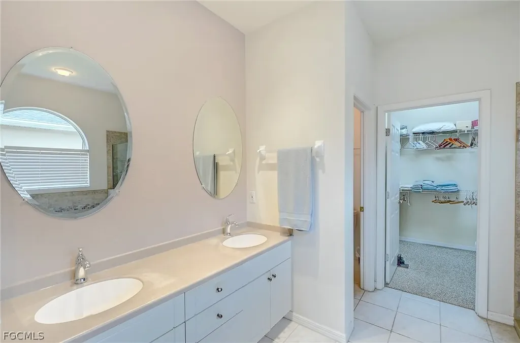 1813 Emerald Cove Drive Cape Coral FL 33991