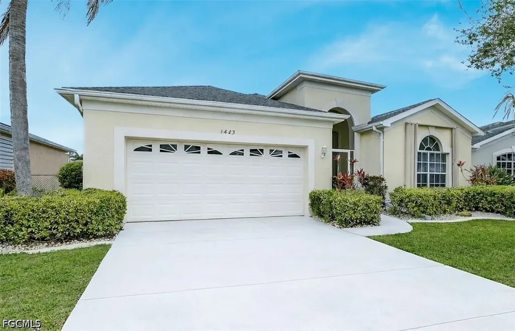 1813 Emerald Cove Drive Cape Coral FL 33991