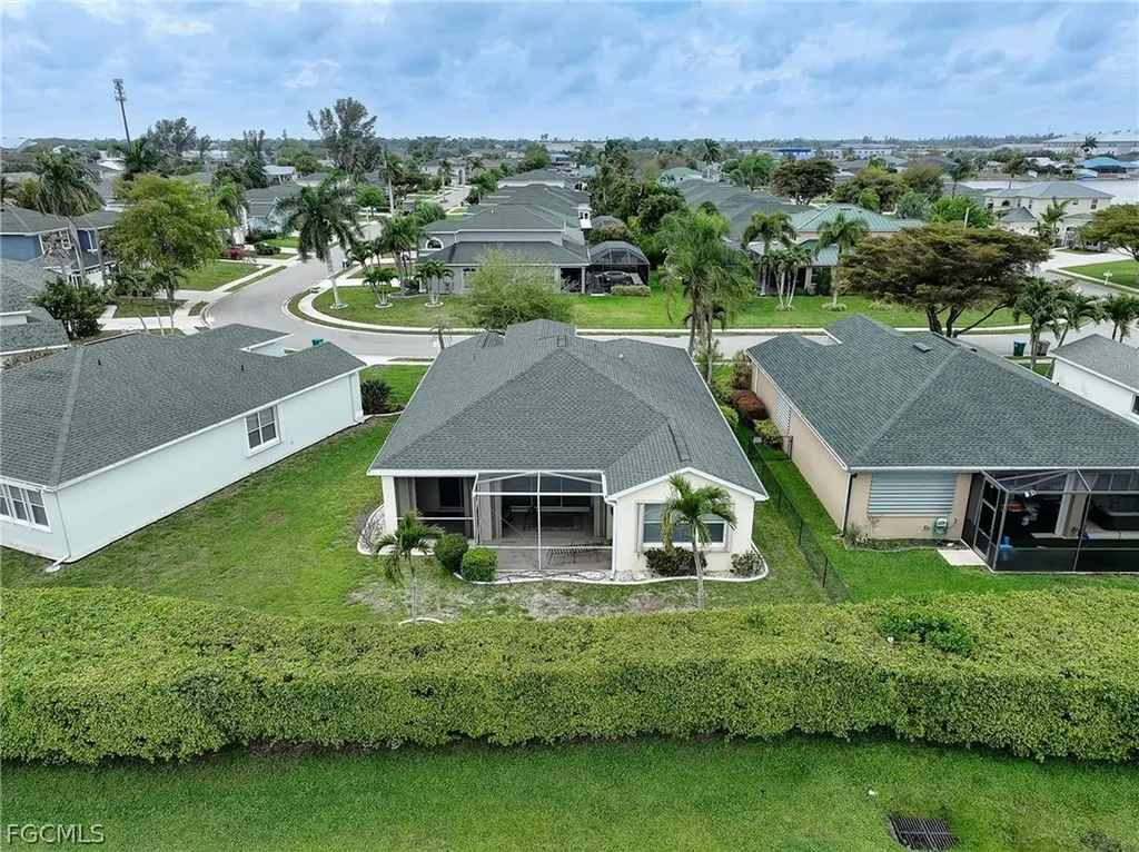 1813 Emerald Cove Drive Cape Coral FL 33991