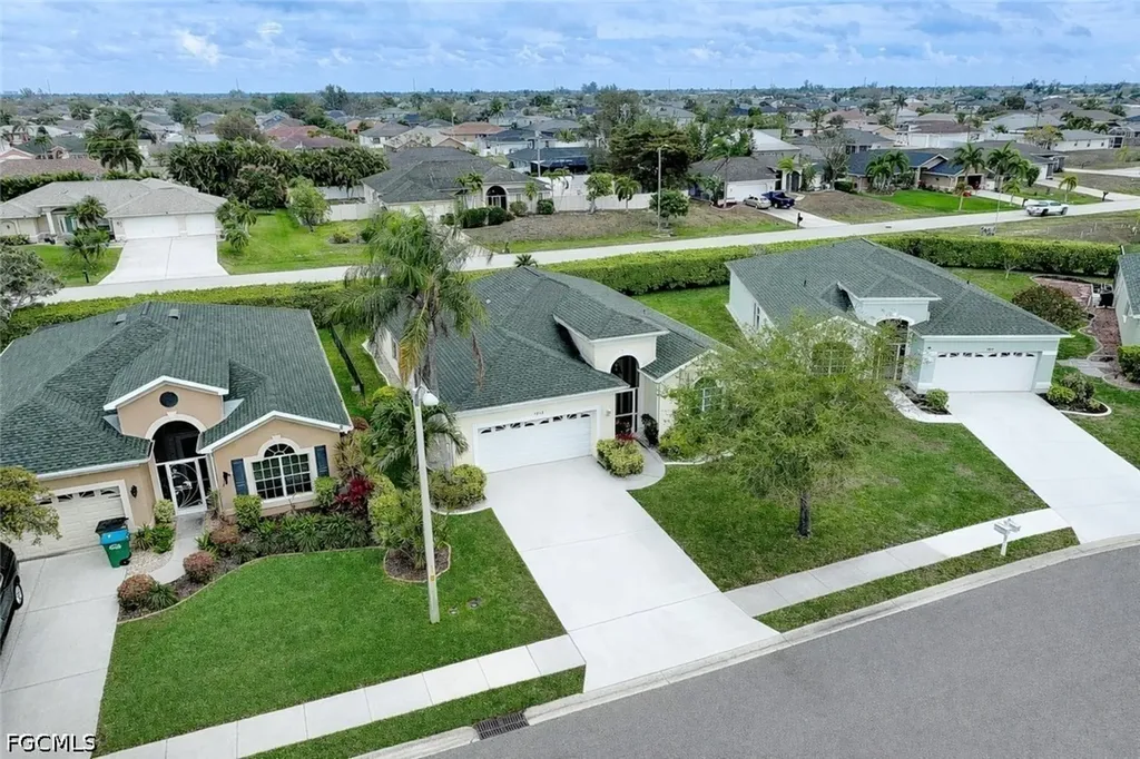 1813 Emerald Cove Drive Cape Coral FL 33991
