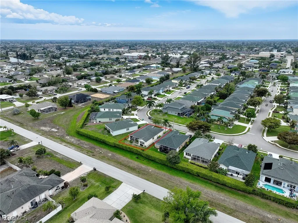 1813 Emerald Cove Drive Cape Coral FL 33991