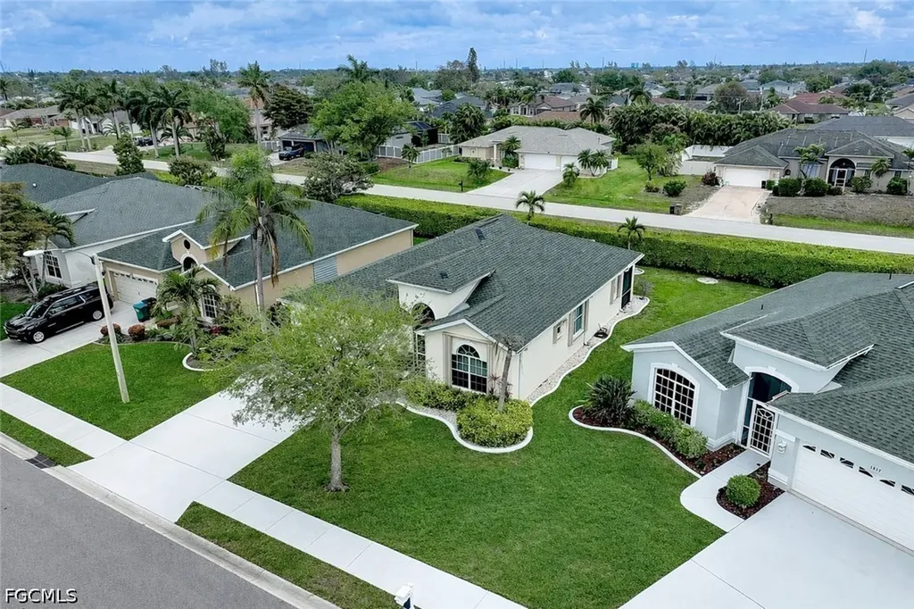 1813 Emerald Cove Drive Cape Coral FL 33991