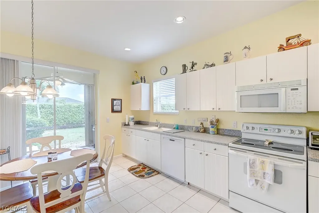 1813 Emerald Cove Drive Cape Coral FL 33991