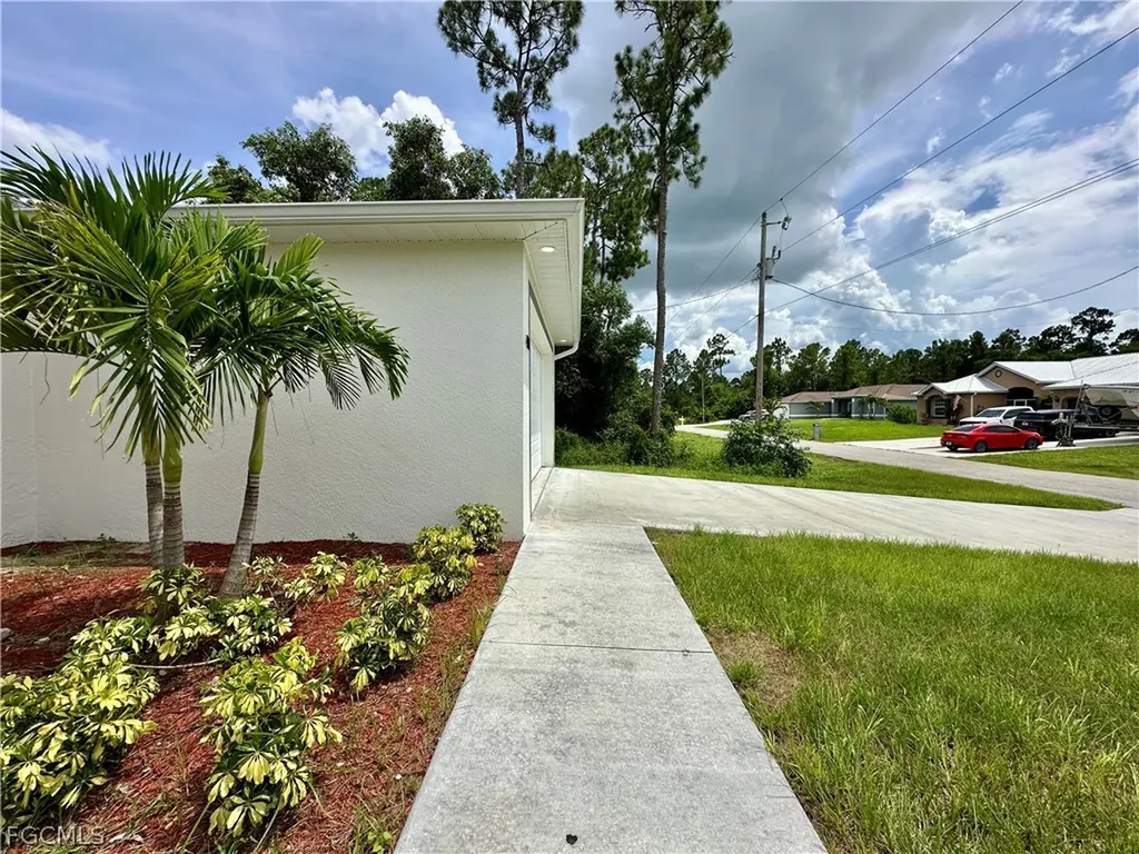 418 Wellington Avenue Lehigh Acres FL 33972
