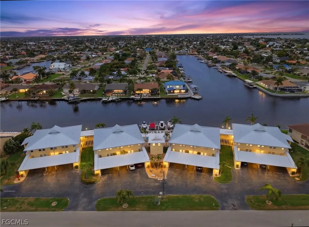1927 SE 40th Terrace Cape Coral FL 33904