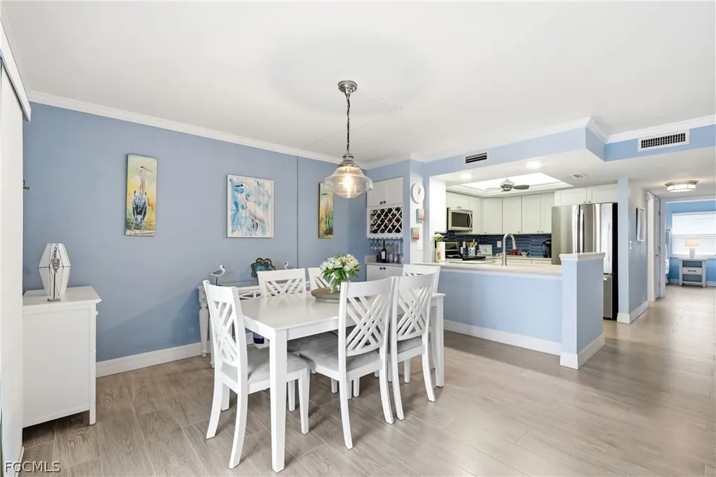 1927 SE 40th Terrace Cape Coral FL 33904