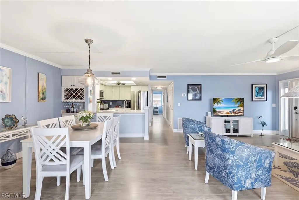 1927 SE 40th Terrace Cape Coral FL 33904