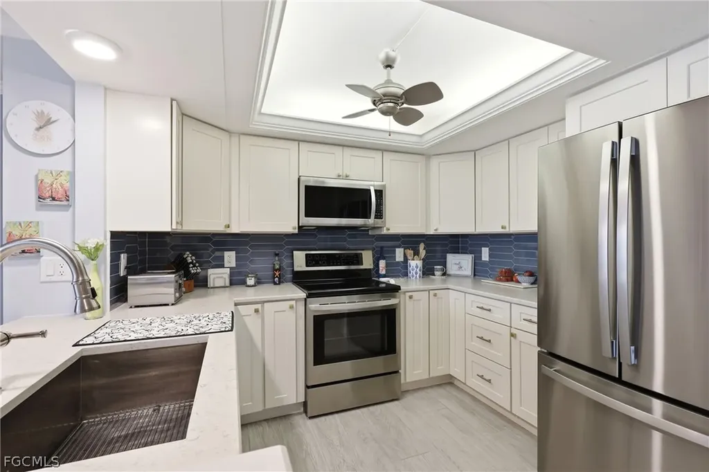 1927 SE 40th Terrace Cape Coral FL 33904