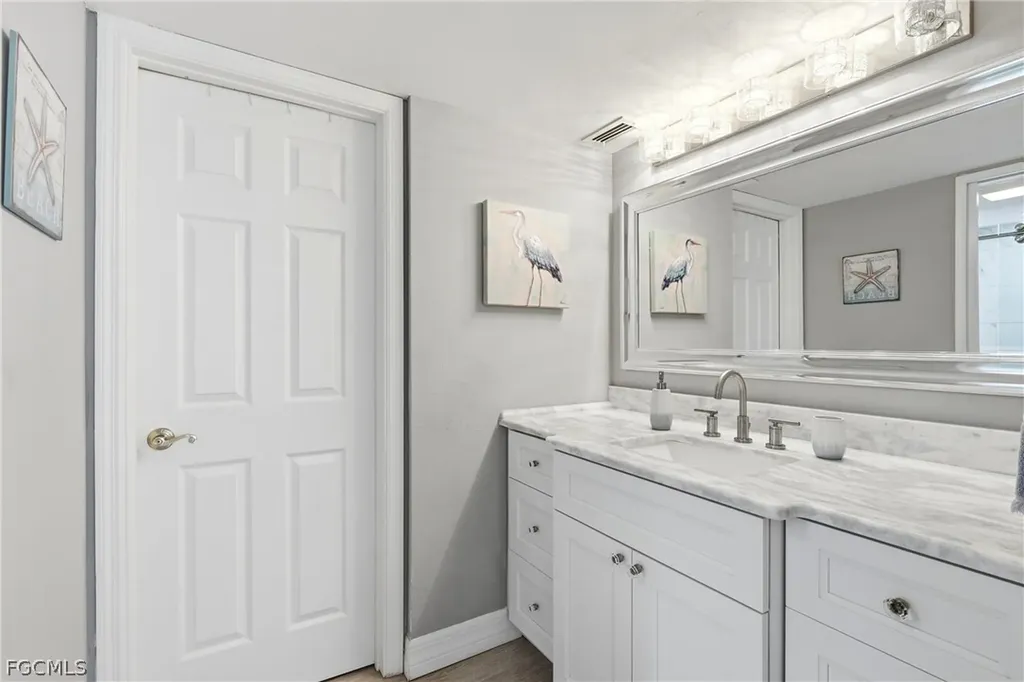 1927 SE 40th Terrace Cape Coral FL 33904