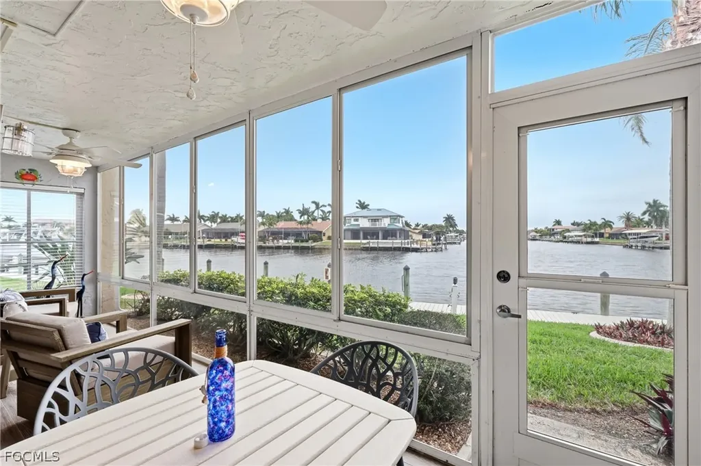 1927 SE 40th Terrace Cape Coral FL 33904