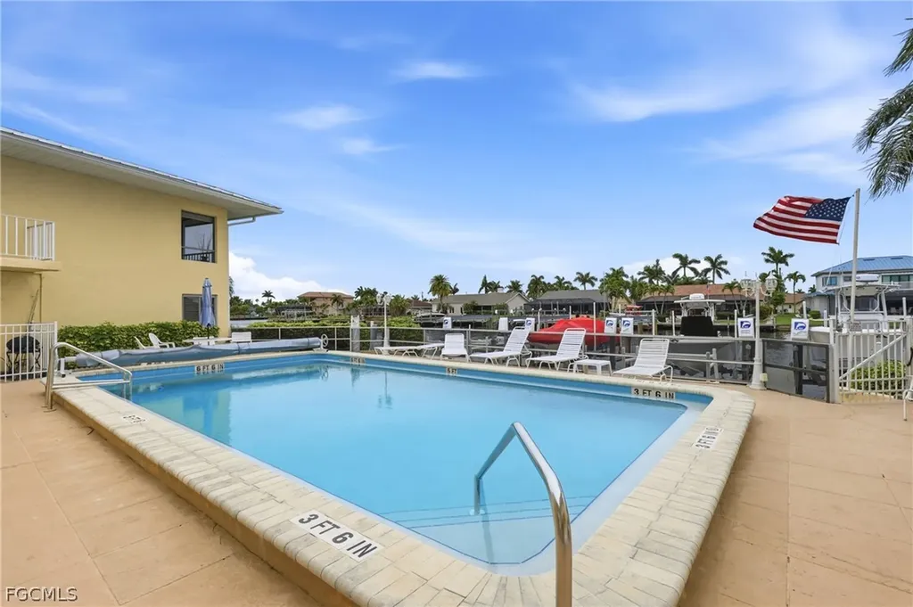 1927 SE 40th Terrace Cape Coral FL 33904
