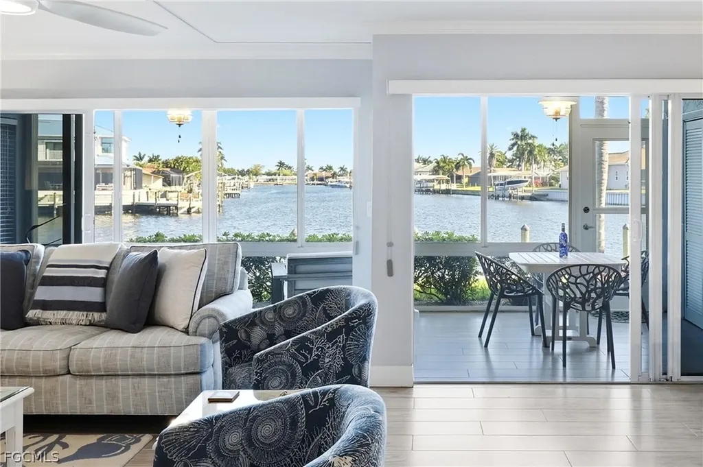 1927 SE 40th Terrace Cape Coral FL 33904