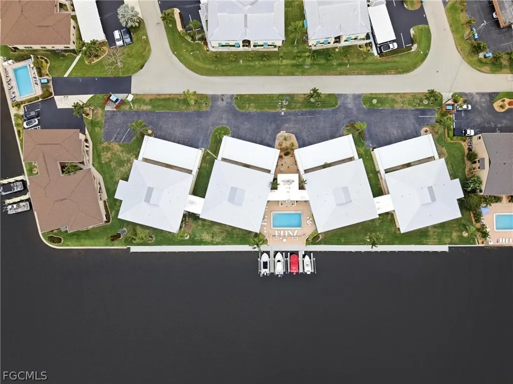 1927 SE 40th Terrace Cape Coral FL 33904