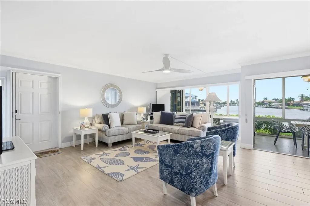 1927 SE 40th Terrace Cape Coral FL 33904
