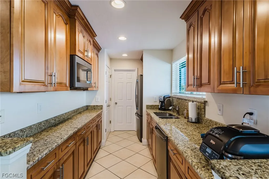 2213 NE 4th Street Cape Coral FL 33909