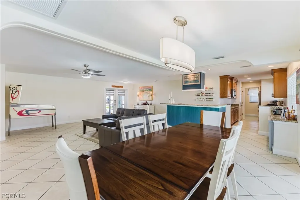 2213 NE 4th Street Cape Coral FL 33909