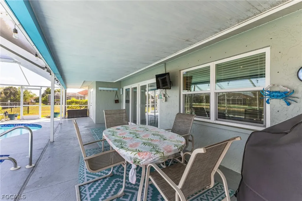 2213 NE 4th Street Cape Coral FL 33909
