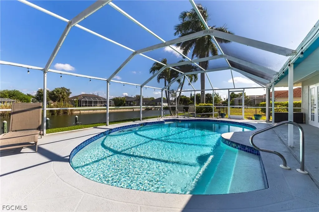 2213 NE 4th Street Cape Coral FL 33909
