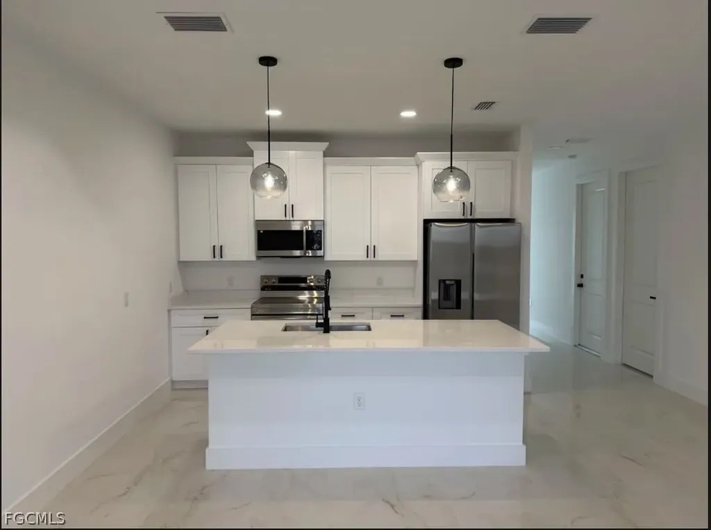 4561 Golfview Boulevard W Lehigh Acres FL 33973