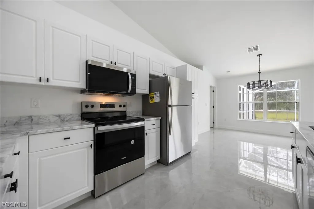 1718 NE 40th Lane Cape Coral FL 33909