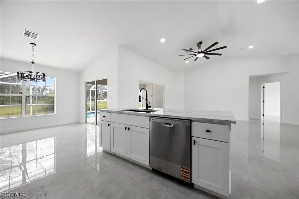1718 NE 40th Lane Cape Coral FL 33909