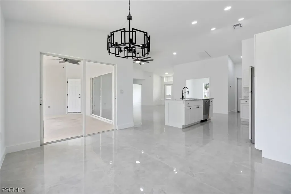 1718 NE 40th Lane Cape Coral FL 33909