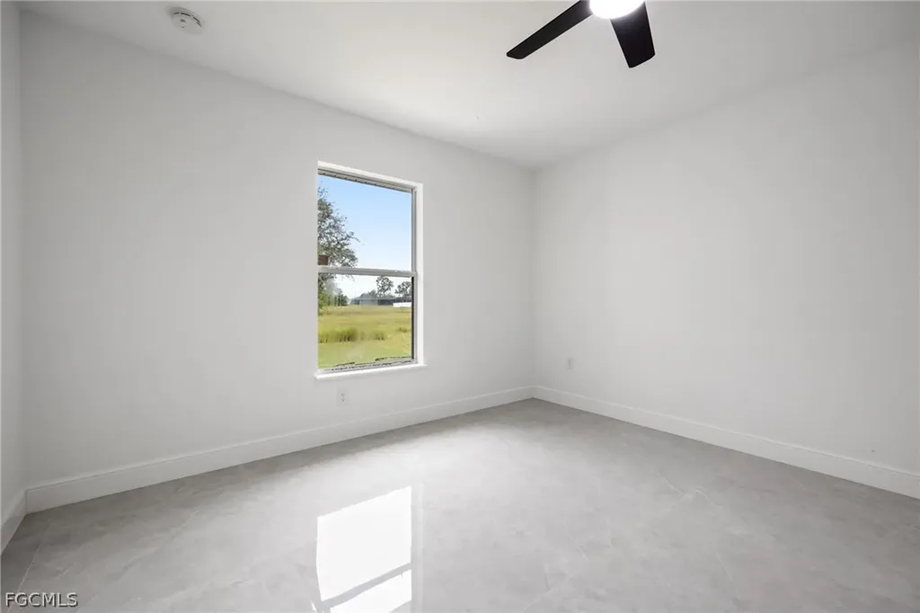 1718 NE 40th Lane Cape Coral FL 33909