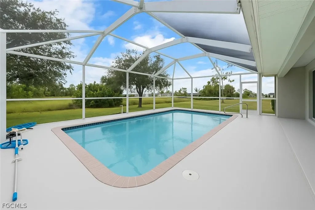 1718 NE 40th Lane Cape Coral FL 33909
